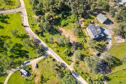 20127 Sunrise Drive, Redding, CA 96003 - Photo 3