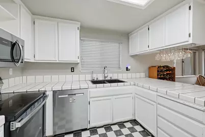 1609 Lugano Court, Ceres, CA 95307 - Photo 15