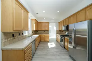 1142 Canyon Creek Dr, Newman, CA 95360 - Photo 3