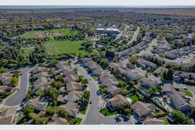 5829 Livorno Way, Elk Grove, CA 95757 - Photo 39