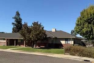 1300 Pleasanton Pl, Oakdale, CA 95361 - Photo 1