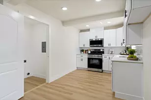 2034 W Monterey Ave, Stockton, CA 95204 - Photo 9