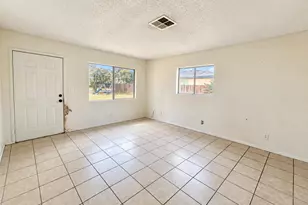 807 Castaic Ave, Bakersfield, CA 93308 - Photo 5