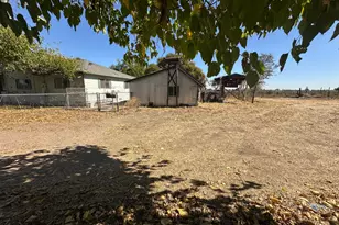 10856 E Copperopolis Rd, Stockton, CA 95215 - Photo 7