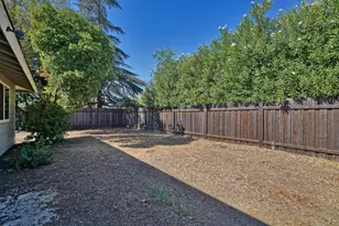 2441 Drayton Dr, Sacramento, CA 95825 - Photo 37