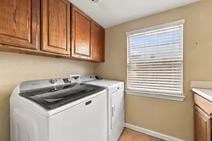 6012 Laguna Park Dr, Elk Grove, CA 95758 - Photo 19