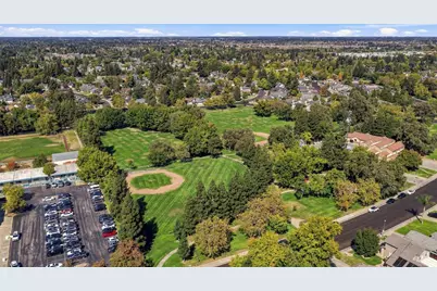 6012 Laguna Park Drive, Elk Grove, CA 95758 - Photo 45