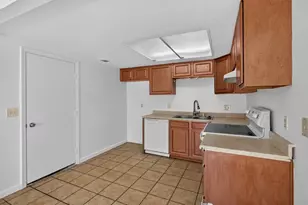7616 Birdie Ct, Sacramento, CA 95828 - Photo 39