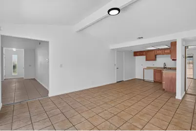 7616 Birdie Court, Sacramento, CA 95828 - Photo 35