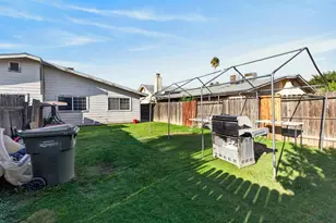 7616 Birdie Ct, Sacramento, CA 95828 - Photo 23