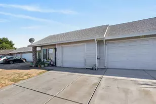 7616 Birdie Ct, Sacramento, CA 95828 - Photo 3