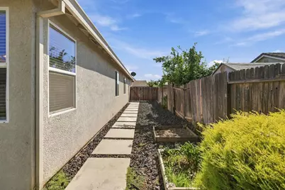 10224 Blossom Ridge Drive, Elk Grove, CA 95757 - Photo 45