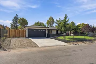 8208 Bruns Way, Sacramento, CA 95828 - Photo 3