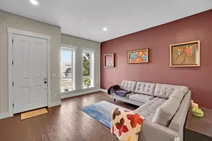 3701 Crocker Dr, Sacramento, CA 95818 - Photo 11