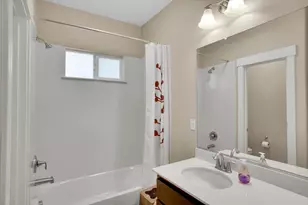 3701 Crocker Dr, Sacramento, CA 95818 - Photo 41