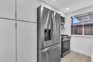 4032 Oak Villa Cir, Carmichael, CA 95608 - Photo 9