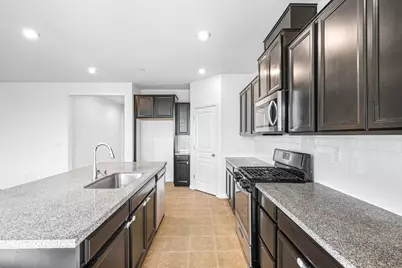 8413 Tapies Way, Elk Grove, CA 95624 - Photo 15