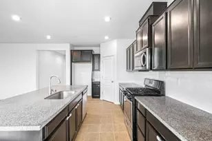 8413 Tapies Way, Elk Grove, CA 95624 - Photo 15
