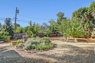 1442 Potrero Way, Sacramento, CA 95822 - Photo 37