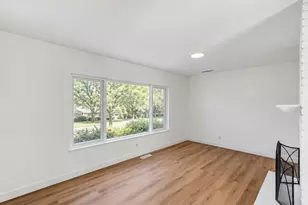 6500 Lake Park Dr, Sacramento, CA 95831 - Photo 5
