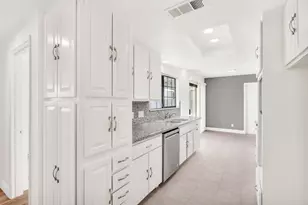1542 Cypress Pl, Los Banos, CA 93635 - Photo 7