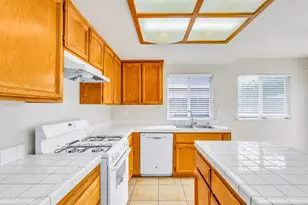 8274 Golden Park Ct, Sacramento, CA 95828 - Photo 21