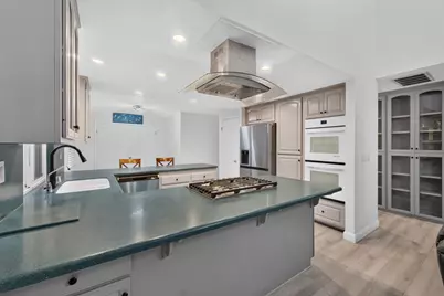 6313 Laguna Villa Way, Elk Grove, CA 95758 - Photo 17
