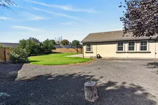 9236 Earl Fife Dr, Elk Grove, CA 95624 - Photo 57