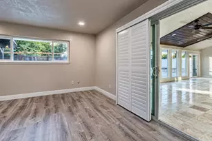 4881 N Fruit Ave, Fresno, CA 93705 - Photo 29