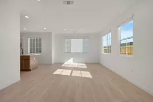 14545 Southpointe Dr, Folsom, CA 95630 - Photo 9