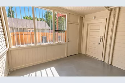 1917 10th Street, Sacramento, CA 95811 - Photo 11