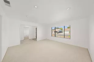 8956 Lansdowne Ct, Elk Grove, CA 95624 - Photo 7