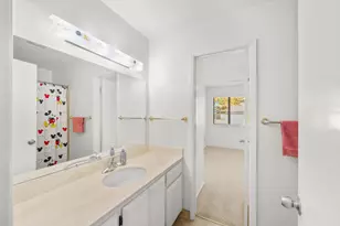 8956 Lansdowne Ct, Elk Grove, CA 95624 - Photo 25