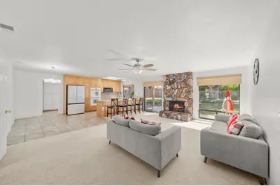 8956 Lansdowne Court, Elk Grove, CA 95624 - Photo 9