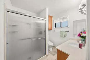 8956 Lansdowne Ct, Elk Grove, CA 95624 - Photo 31