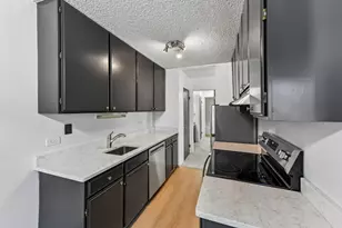 2201 Woodside Ln, Sacramento, CA 95825 - Photo 5