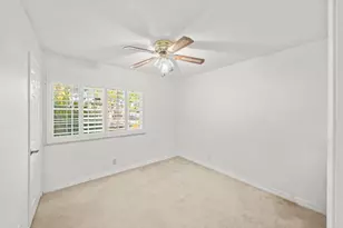 7019 Ursa Pkwy, Sacramento, CA 95823 - Photo 21