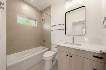 1025 Las Palmas Avenue, Sacramento, CA 95815 - Photo 47