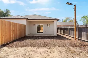 1025 Las Palmas Ave, Sacramento, CA 95815 - Photo 31