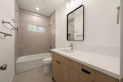 1025 Las Palmas Avenue, Sacramento, CA 95815 - Photo 41