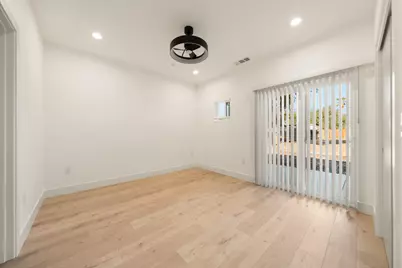 1025 Las Palmas Avenue, Sacramento, CA 95815 - Photo 19
