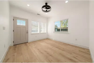 1025 Las Palmas Avenue, Sacramento, CA 95815 - Photo 5