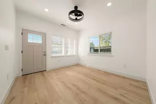 1025 Las Palmas Ave, Sacramento, CA 95815 - Photo 5
