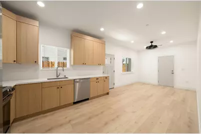 1025 Las Palmas Avenue, Sacramento, CA 95815 - Photo 37