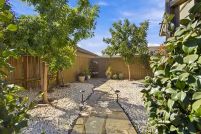 1827 Tulip Court, Lodi, CA 95242 - Photo 7