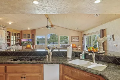 16580 E Highway 88, Lockeford, CA 95237 - Photo 13