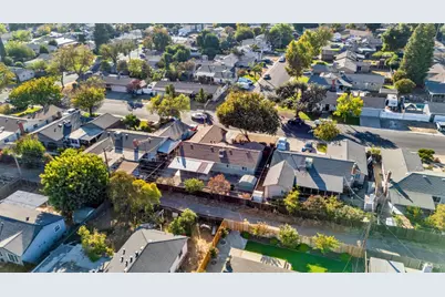 2404 Codding Drive, Modesto, CA 95350 - Photo 7