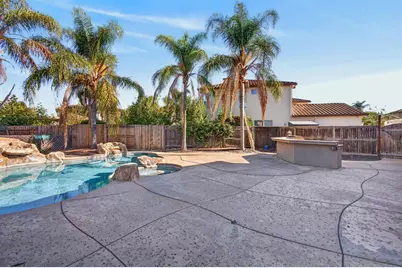 9471 Mourverde Court, Elk Grove, CA 95624 - Photo 47