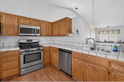932 Lake Park Avenue, Galt, CA 95632 - Photo 7
