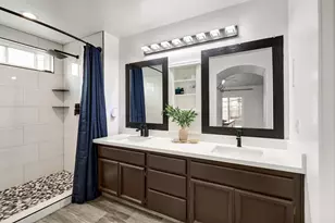 9040 Pembridge Dr, Elk Grove, CA 95624 - Photo 5